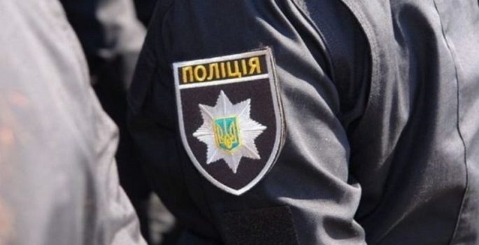 В Киеве полицейские душили и выдавливали глаза задержанным. ВИДЕО Подробнее читайте на Юж-Ньюз: http://xn----ktbex9eie.com.ua/archives/8130