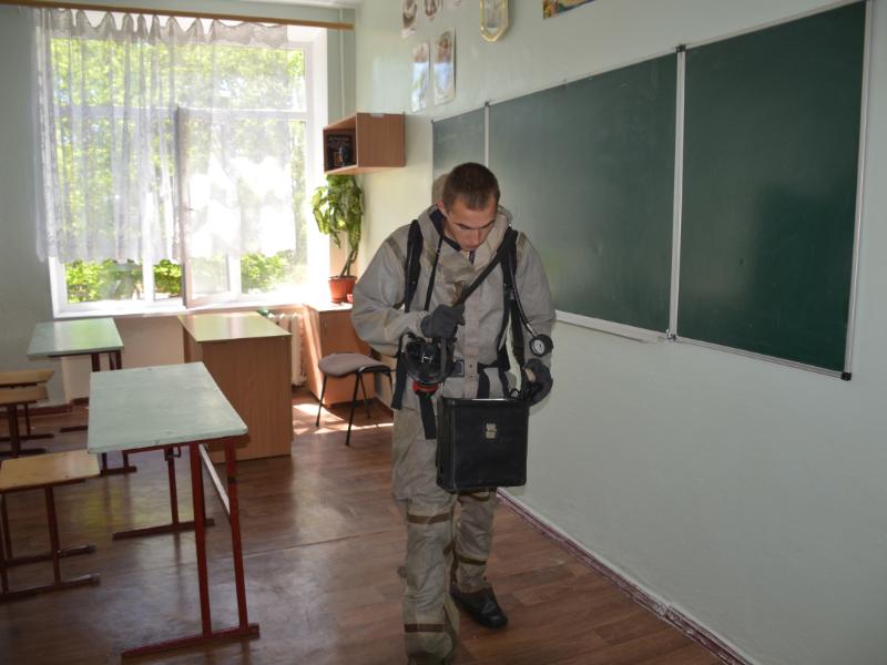 В Николаеве в школе неизвестные распылили слезоточивый газ — около 400 человек эвакуировали  Подробнее читайте на Юж-Ньюз: http://xn----ktbex9eie.com.ua/archives/7185
