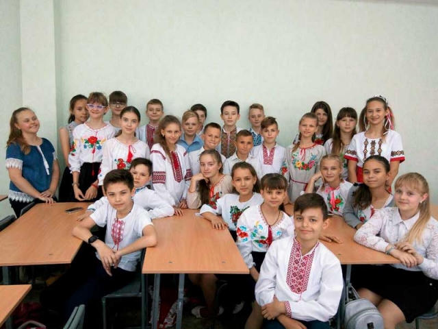 В Южноукраинской школе №2 отметили день вышиванки (фото)  Подробнее читайте на Юж-Ньюз: http://xn----ktbex9eie.com.ua/archives/7054