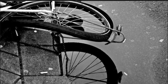 Под Харьковом легковушка сбила колонну велосипедистов, есть жертвы Подробнее читайте на Юж-Ньюз: http://xn----ktbex9eie.com.ua/archives/10942