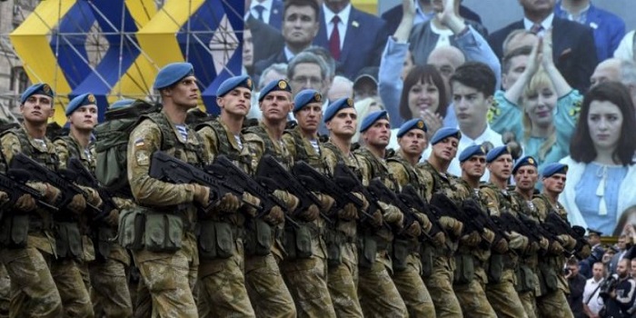 Порошенко подписал Указ о повышении зарплат военным на 30% Подробнее читайте на Юж-Ньюз: http://xn----ktbex9eie.com.ua/archives/22309