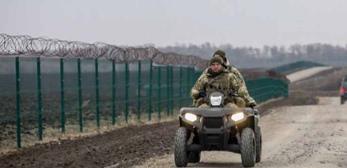 Знаменитую «Стену» на границе с Россией будут достраивать до 2021 года Подробнее читайте на Юж-Ньюз: http://xn----ktbex9eie.com.ua/archives/30564