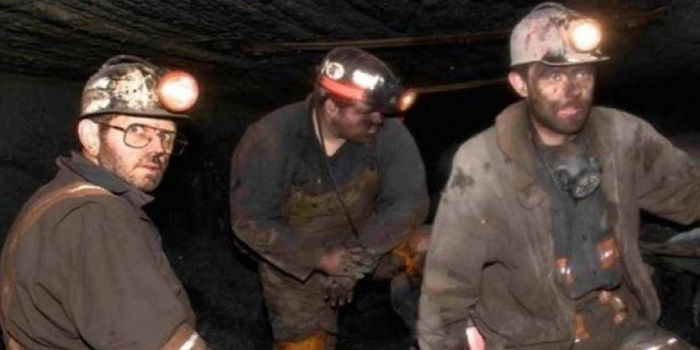 Львовские шахтеры устроили протест под землей Подробнее читайте на Юж-Ньюз: http://xn----ktbex9eie.com.ua/archives/32911