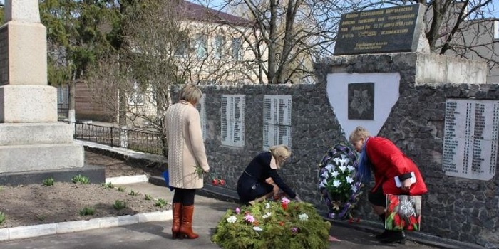Представители Южно-Украинского энергокомплекса приняли участие в торжествах по случаю 75-й годовщины освобождения Николаевщины от нацистов Подробнее читайте на Юж-Ньюз: http://xn----ktbex9eie.com.ua/archives/45152