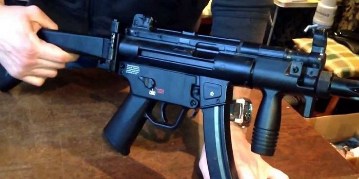 Украинская полиция откажется от автомата Калашникова в пользу немецких пистолетов Подробнее читайте на Юж-Ньюз: http://xn----ktbex9eie.com.ua/archives/45666