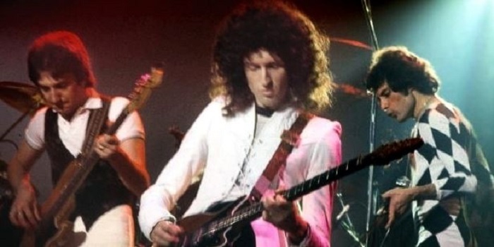 Умер Майк Гроуз — первый гитарист легендарной группы Queen Подробнее читайте на Юж-Ньюз: http://xn----ktbex9eie.com.ua/archives/43266