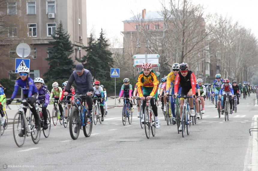 В Николаеве стартовал 1-й этап открытого чемпионата Украины по велоспорту. Фото.  Подробнее читайте на Юж-Ньюз: https://xn----ktbex9eie.com.ua/archives/46068