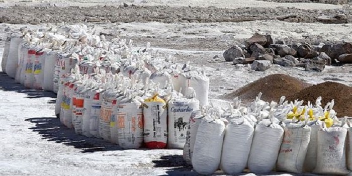 На берег Черного моря выбросило более 100 кг кокаина Подробнее читайте на Юж-Ньюз: http://xn----ktbex9eie.com.ua/archives/47064