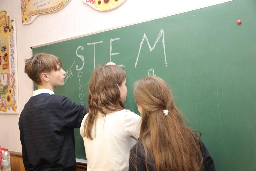 Специалисты ОП ЮУАЭС вместе с южноукраинскими гимназистами начали реализацию совместного проекта «STEM — профессии будущего»  Подробнее читайте на Юж-Ньюз: https://xn----ktbex9eie.com.ua/archives/50981