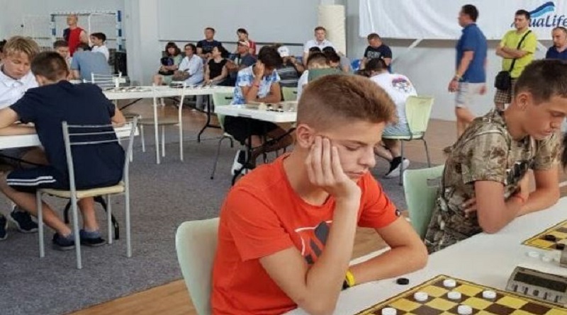 Юные южноукраинцы покорили Международный турнир по шашкам Подробнее читайте на Юж-Ньюз: http://xn----ktbex9eie.com.ua/archives/64071