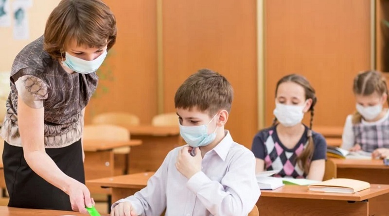 В Николаевской ОГА рассказали, кто должен обеспечить масками учителей и учеников
