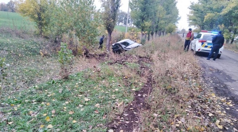 В Доманевском районе Николаевской области пьяный водитель «Опеля» сбил подростка и вылетел в кювет