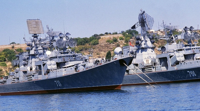 В Черное море близ Крыма зашли 15 военных кораблей РФ - СМИ