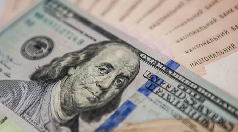 Минэкономики обновило прогноз курса доллара к концу года