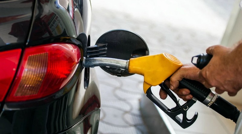 Беларусь передумала перекрывать поставки бензина в Украину