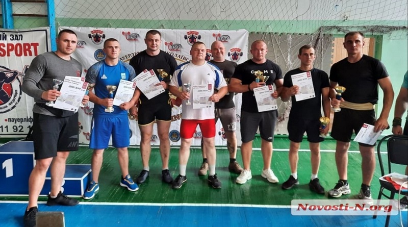 В Николаеве прошёл турнир по пауэрлифтингу. ВИДЕО