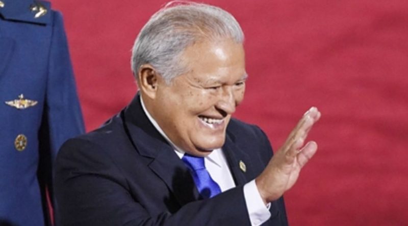 Бывшего президента Сальвадора решили арестовать за коррупцию