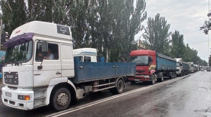 В Кабмине предлагают, чтобы грузовики весом более 12 тонн платили за проезд по дорогам