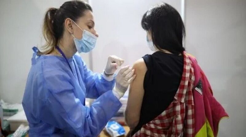 В Минздраве составили список профессий, для кого вакцинация может стать обязательной
