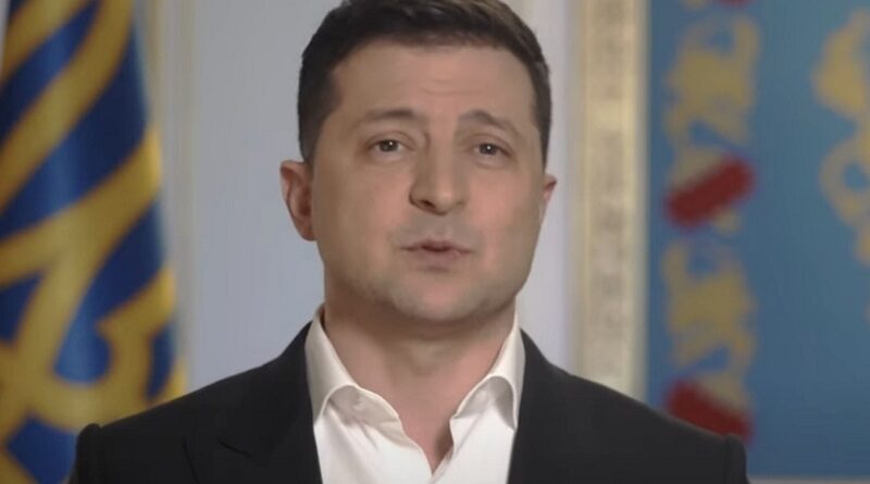 Зеленский пообещал вакцинированным украинцам по 1000 гривен. Видео.