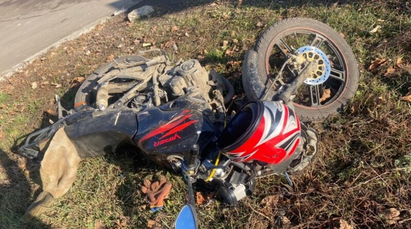 В Арбузинке столкнулись ВАЗ и мотоцикл: пострадавшего забрала «скорая»