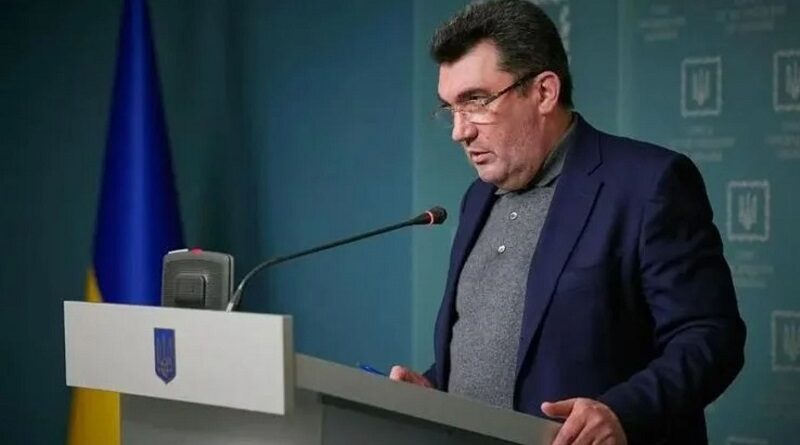 "С какого перепуга?" - Данилов ответил на предложение принять нелегалов из Беларуси