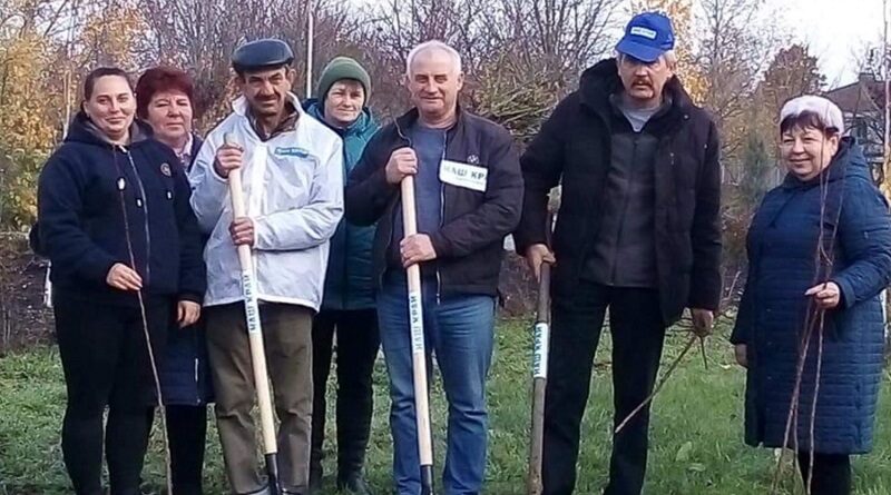 При содействии «Нашего края» волонтеры озеленили Еланецкую громаду на Николаевщине