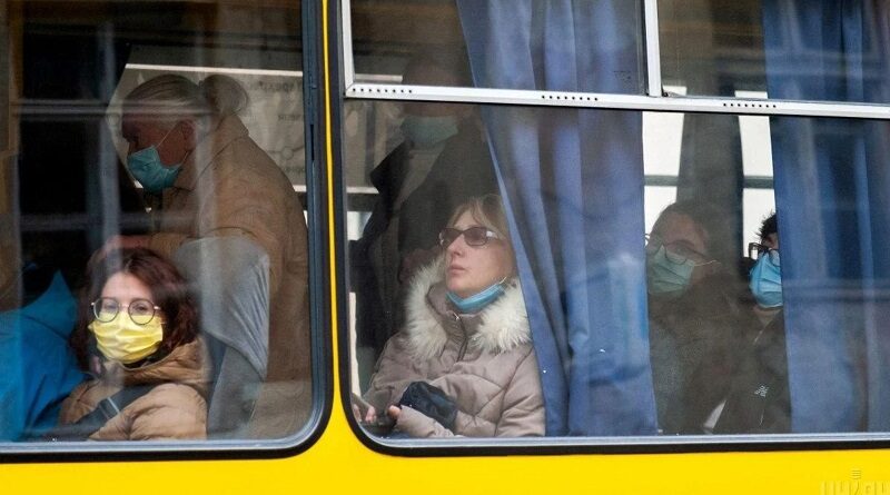 Суд Киева оштрафовал женщину на 17 тысяч за проезд в автобусе без COVID-сертификата
