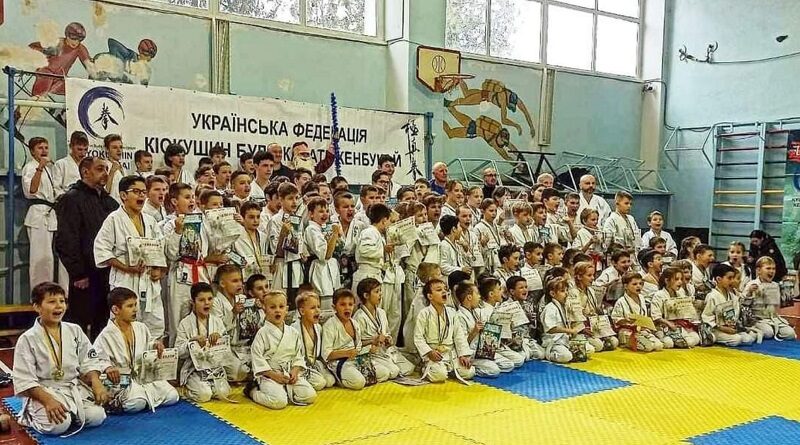 Спортсмены спортивного клуба "Сатори" Отличились на всеукраинском турнире по каратэ. Фото.