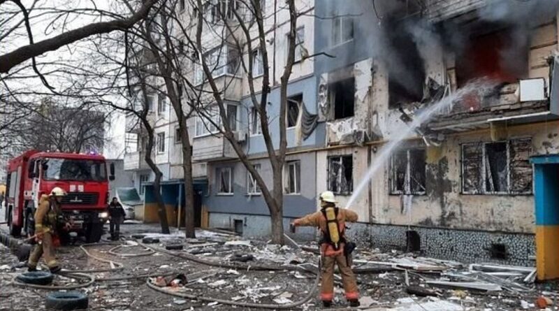 В Кропивницком взрыв в многоэтажке выбил окна в 74 квартирах, есть погибший и раненые