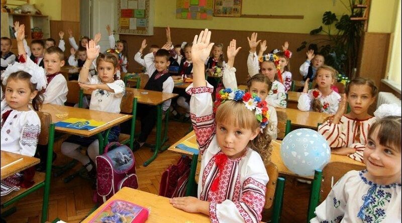 Реформа образования в Николаеве: родители требуют вернуть старшую школу