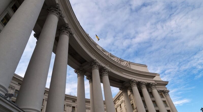 В МИД ответили на призыв Байдена к американцам срочно покинуть Украину