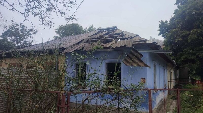Обстріли Миколаївської області: зруйновані житлові будинки, спалахнуло сіно