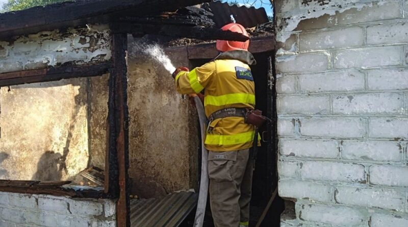 Обстріли Миколаївської області: пожежі, зруйновані будинки, є постраждалий