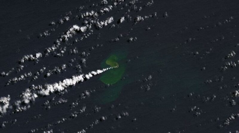 У Тихому океані утворився острів, що швидко збільшується: NASA показало фотографію