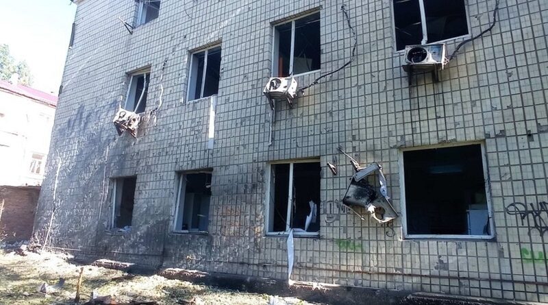 «Це дитяче відділення»: відео зі зруйнованої ворожим обстрілом лікарні у Миколаєві
