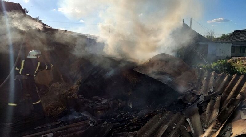 Обстріли Миколаївської області: пошкоджено житлові будинки, завдано удару по аквазоні
