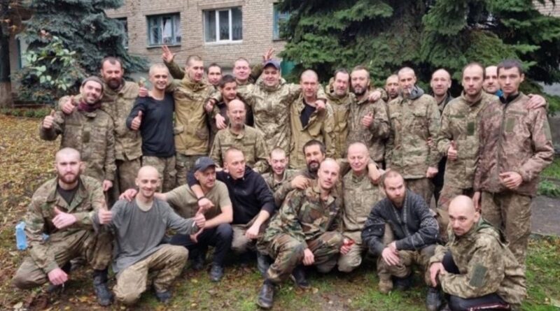 Відбувся черговий обмін полоненими: додому повернулися 32 українські воїни
