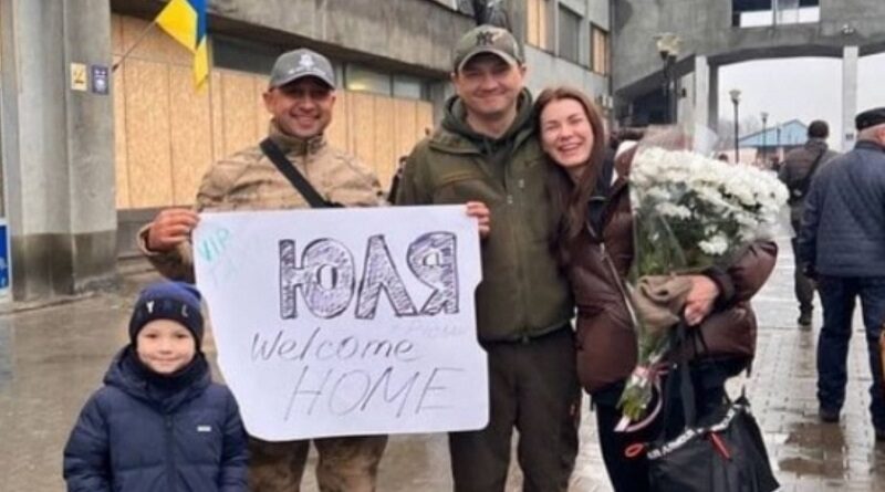 «Хороший знак»: Віталій Кім повідомив, що його дружина та син повернулися до Миколаєва (відео)