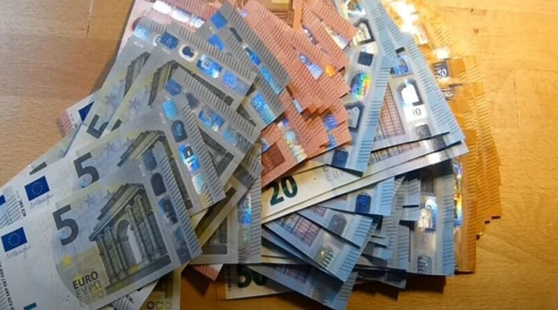 Українцям виплатять по 500 євро: стартувала нова програма допомоги