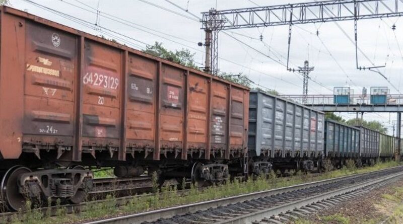 На головній залізничній гілці Росії згоріли електропідстанції