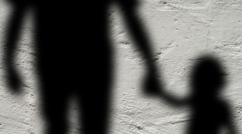 На Хмельниччині чоловік ґвалтував 11-річну доньку своєї дружини