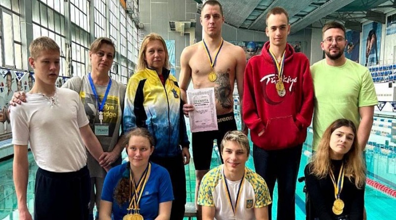Миколаївські спортсмени з порушеннями зору та опорно-рухового апарату здобули 17 медалей на Кубку України з плавання