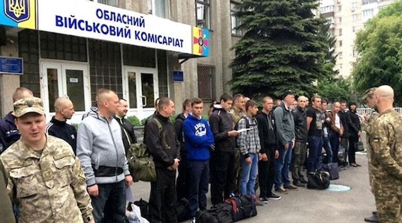 Украинские ТЦК получили расширенные полномочия по выдаче повесток и составлению протоколов нарушений военного учета